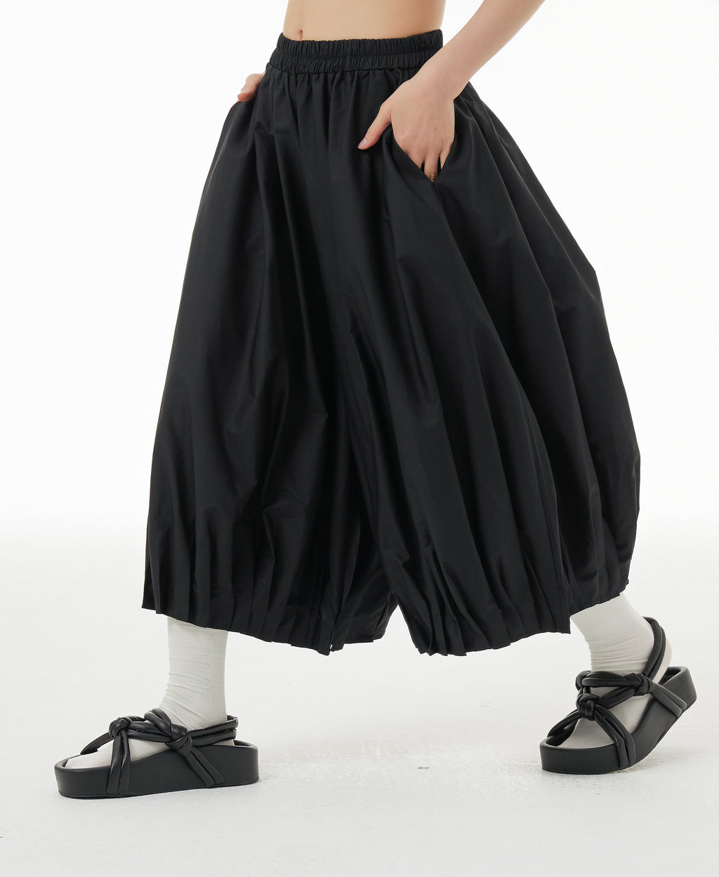 Black Balloon Midi Skirt with Pockets 1332